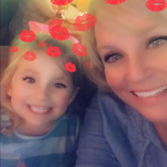 Meet your Posher, Kim - Picture 1 of 1